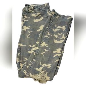 NWOT L&B Distressed Boyfriend Camo Pants